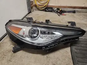 50547572 Alfa Romeo 2017-2022 Giulia Right Passenger Headlight Hid Xenon Non-afs Oem 50547572 Alfa Romeo 2017-2022 Giulia Right Passenger Headlight Hid Xenon Non-afs Oem