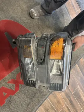 Ber395460 Berliii Passenger Side Headlight Headlamp Halogen For 2019 20 2021 Chevy Silverado 1500