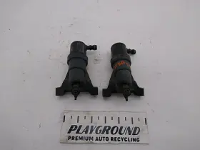 114.bm1w03 Bmw 750li E66 Pair Of Headlight Lamp Washer Fluid Nozzles 2006 2007 2008