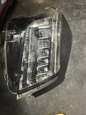 Gm2502457 Cadillac For 2015-2020 Escalade Esv Led Projector Headlight Headlamp - Driver