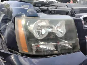 20760579 Chevrolet Used Right Headlight Assembly Fits 2008 Suburban 1500 Grade C 20760579 Chevrolet Used Right Headlight Assembly Fits 2008 Suburban 1500 Grade C