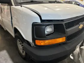 25949657 Chevrolet Used Headlight Assembly Fits 2017 Express 3500 Van Sealed Beam Grade