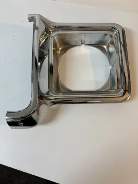 376627 Chevrolet Nos Gm Metal Headlight Bezel 1973 1974 1975 - 1979 Truck Mint 376627 Chevrolet Nos Gm Metal Headlight Bezel 1973 1974 1975 - 1979 Truck Mint