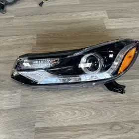 42725481 Chevrolet 2017 - 2022 Chevy Trax Right Passenger Headlight Halogen Led Oem Gm