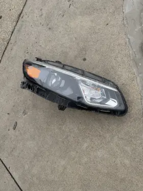 84088431 Chevrolet 2016-2018 Malibu Front Right Rh Passenger Side Halogen Headlight Oem