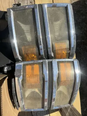 84434761 Chevrolet 2014-2019 Silverado 1500 Left And Right Headlights Halogen Oem