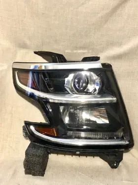 84582572 Chevrolet 2015-2020 Suburban Tahoe Right Rh Side Halogen Headlight Oem Complete 84582572 Chevrolet 2015-2020 Suburban Tahoe Right Rh Side Halogen Headlight Oem Complete