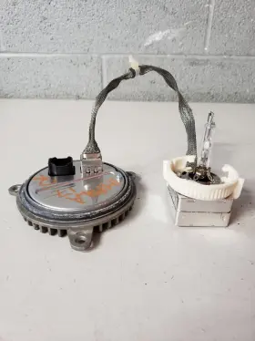 Ghgb68810151 Chevrolet 15-20 Chevy Impala Right Hid Headlight Ballast Igniter And Bulb Headlamp D3s Ghgb68810151 Chevrolet 15-20 Chevy Impala Right Hid Headlight Ballast Igniter And Bulb Headlamp D3s