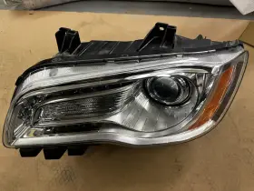 Bam92145000 Chrysler 2011-2014 300 Left Driver Side Xenon Hid Headlight With Afs Oem Bam92145000 Chrysler 2011-2014 300 Left Driver Side Xenon Hid Headlight With Afs Oem