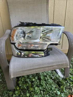 P68360176ad Dodge Oem 19/24 2500 3500 Pickup Right Side Halogen Chrome Bezel Headlight P68360176ad Dodge Oem 19/24 2500 3500 Pickup Right Side Halogen Chrome Bezel Headlight