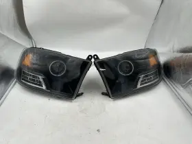 Cs306-b1wca Eagle Eyes 09-12 Dodge Ram 1500 2500 3500 Pickup Black Projector Headlights Ccfl Halo Led Cs306-b1wca Eagle Eyes 09-12 Dodge Ram 1500 2500 3500 Pickup Black Projector Headlights Ccfl Halo Led