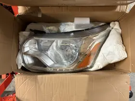 Fo2503357c Ford 2015-2023 Transit 250 Oem Headlight Assembly Set - Pair
