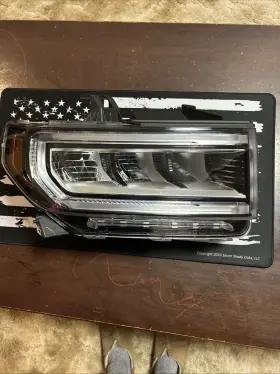 84902388 Gm 2020-2023 Gmc Acadia At4 Awd Oem Right Side Led Headlight Assembly