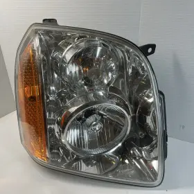 15904466 Gmc Used 2007 - 2014 Yukon Passenger Right Side Halogen Headlight Oem 15904466 Gmc Used 2007 - 2014 Yukon Passenger Right Side Halogen Headlight Oem