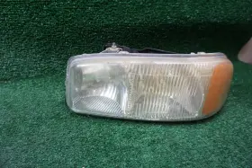 16524543 Gmc 2000 2001 2002 2003 2004 2005 2006 Yukon Head Light Oem