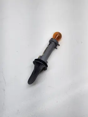 Gk2a-51-0h8 Mazda 2003-2008 6 Speed Turn Signal Bulb Socket Lamp Light Marker Park Flasher