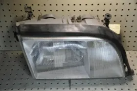 140-820-77-61 Mercedes - Benz 140820681 1 Oem Used Right Head Light Assembly