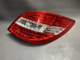 Mercedes-benz R350 R500 11-13 Right Passenger Side Taillight Tail Light Oem