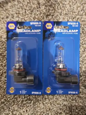 Napa Bp9006-n 2 Pack - Hb4 55w 4.30 Amps 12.8v Headlight Bulb Low Beam Halogen