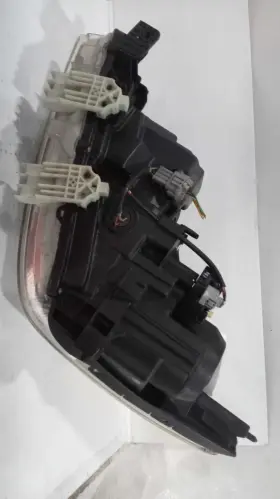 7891 Nissan Used Right Headlight Assembly Fits 2017 Armada Grade C