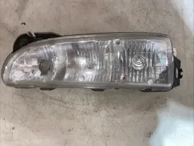 16524193 Pontiac Driver Left Headlight Fits 96-99 Bonneville