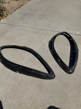 7600220199 Porsche 15-18 Macan 95b Right Headlight Rubber Seal