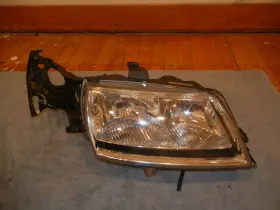 8900246 Saab Valeo 2002 - 2005 9-5 Right Headlight Assembly Halogen 8900246 Saab Valeo 2002 - 2005 9-5 Right Headlight Assembly Halogen