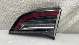 1077402-00-g Tesla 2017-2020 Model 3 Inner Tail Light Right Side Oem 1077402-00 1077402-00-g Tesla 2017-2020 Model 3 Inner Tail Light Right Side Oem 1077402-00