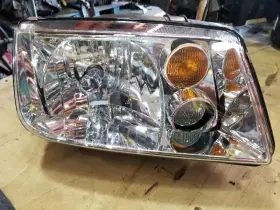 114-59128r Volkswagen Passenger Headlight Station Wgn Canada With Fog Lamps Fits 02-06 Jetta