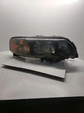 114-58762br Volvo Passenger Right Headlight Halogen Fits 01-04 60 Series 1089204
