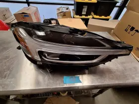 32337391 Volvo 32228495 2018 - 2025 Xc60 Headlight Led Right Oem #177