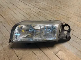 8693553 Volvo 1999-2003 S80 Left/driver Side Composite Headlamp Used Read Desc - 8693553 Volvo 1999-2003 S80 Left/driver Side Composite Headlamp Used Read Desc -