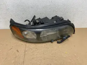 8693574 Volvo 2001 To 2004 S60 Right Passenger Rh Side Headlight Halogen Oem C9976 Dg1 8693574 Volvo 2001 To 2004 S60 Right Passenger Rh Side Headlight Halogen Oem C9976 Dg1